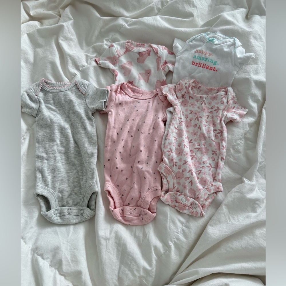 Carters premie onesies (set of 5)
